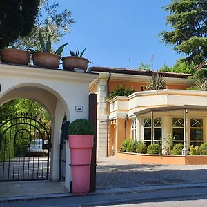 Bed & Breakfast La Desenzano Italia